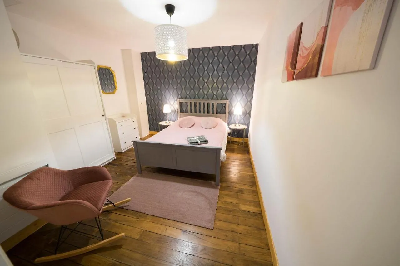 Appartunique - Chez Helder, La Suite Vichy Apartment