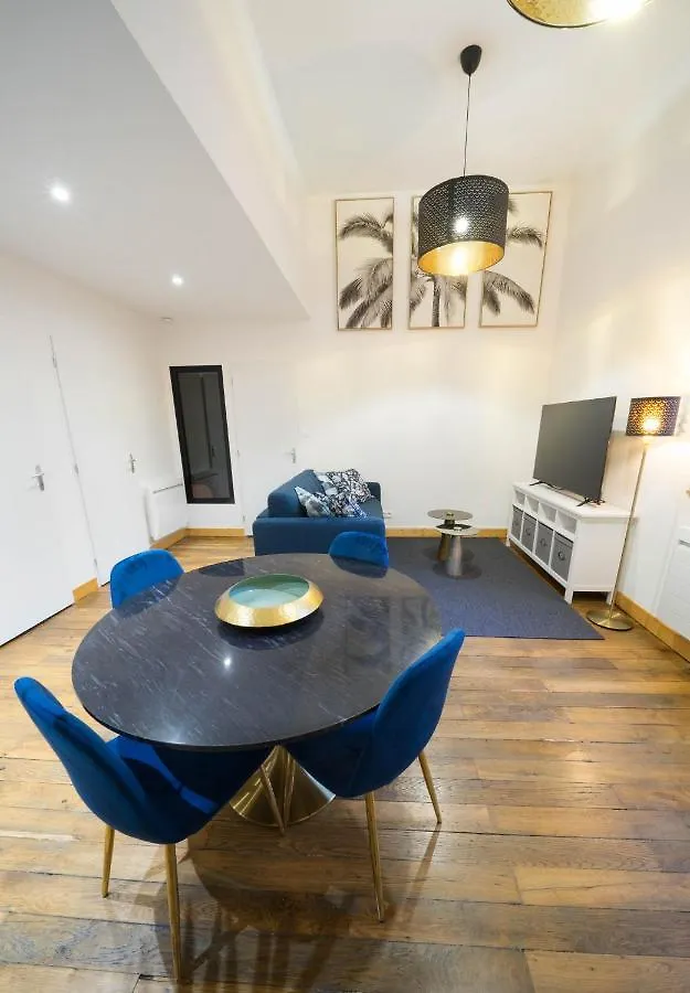 Appartunique - Chez Helder, La Suite Vichy Apartment